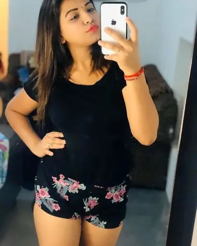 Desuri Escorts