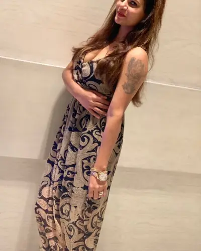 Desuri Escort